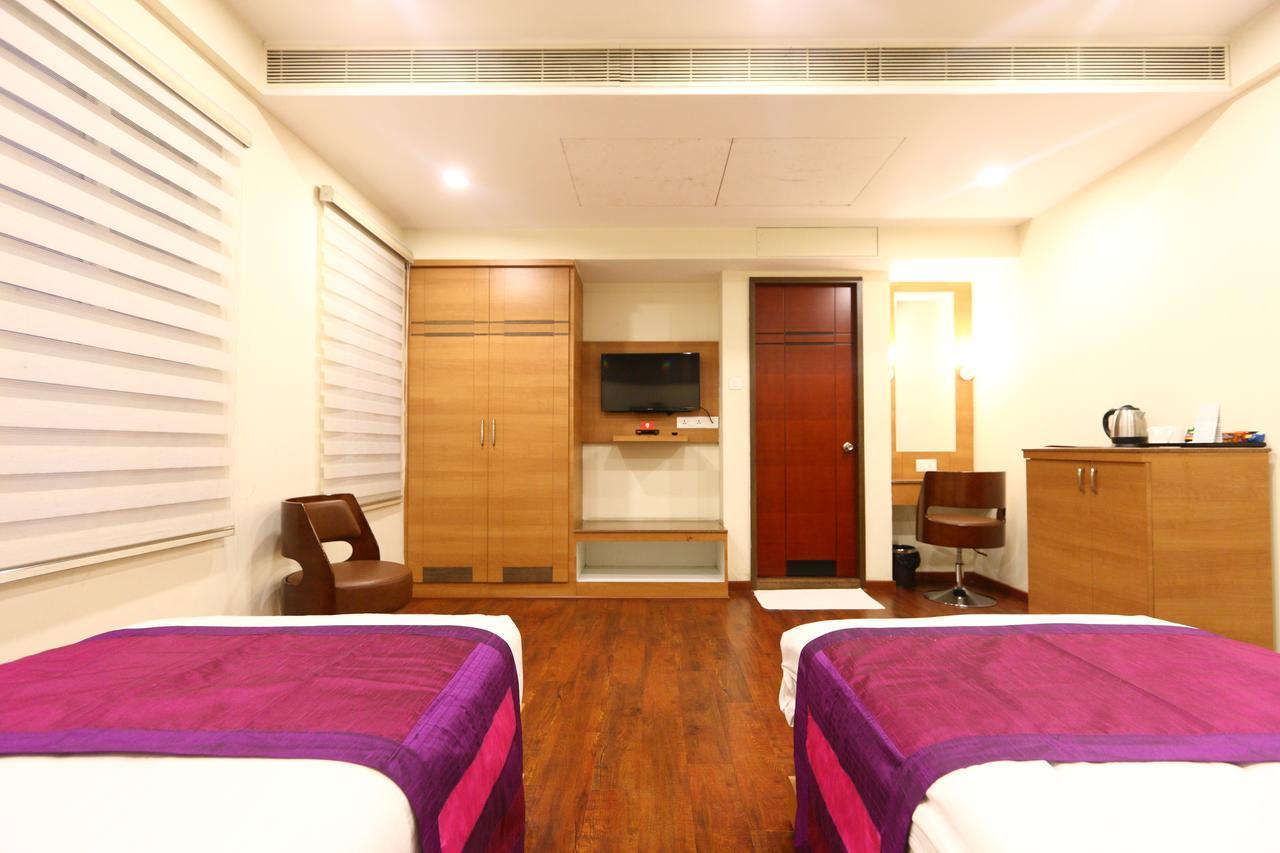 Fabhotel Prime Adore Residency Chennai Exterior photo