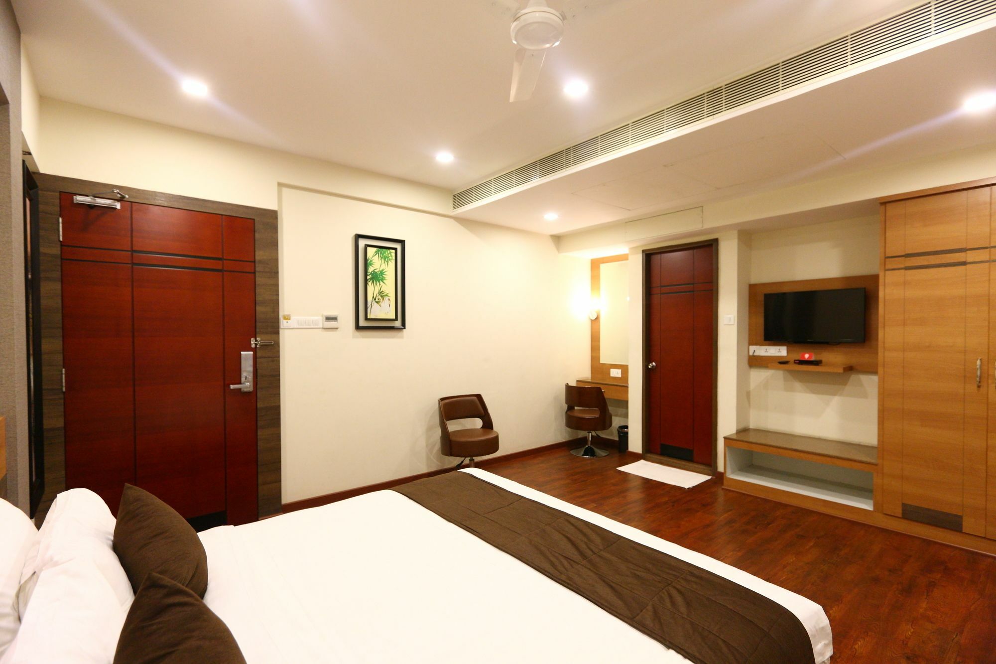 Fabhotel Prime Adore Residency Chennai Exterior photo